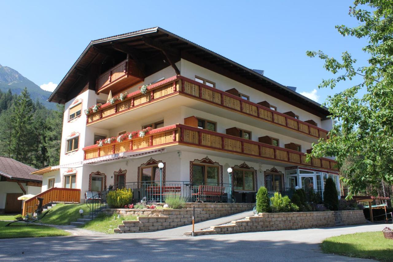 Hotel Garni Waldhof - Wohlfuehlen Am Lech Stanzach Exterior photo