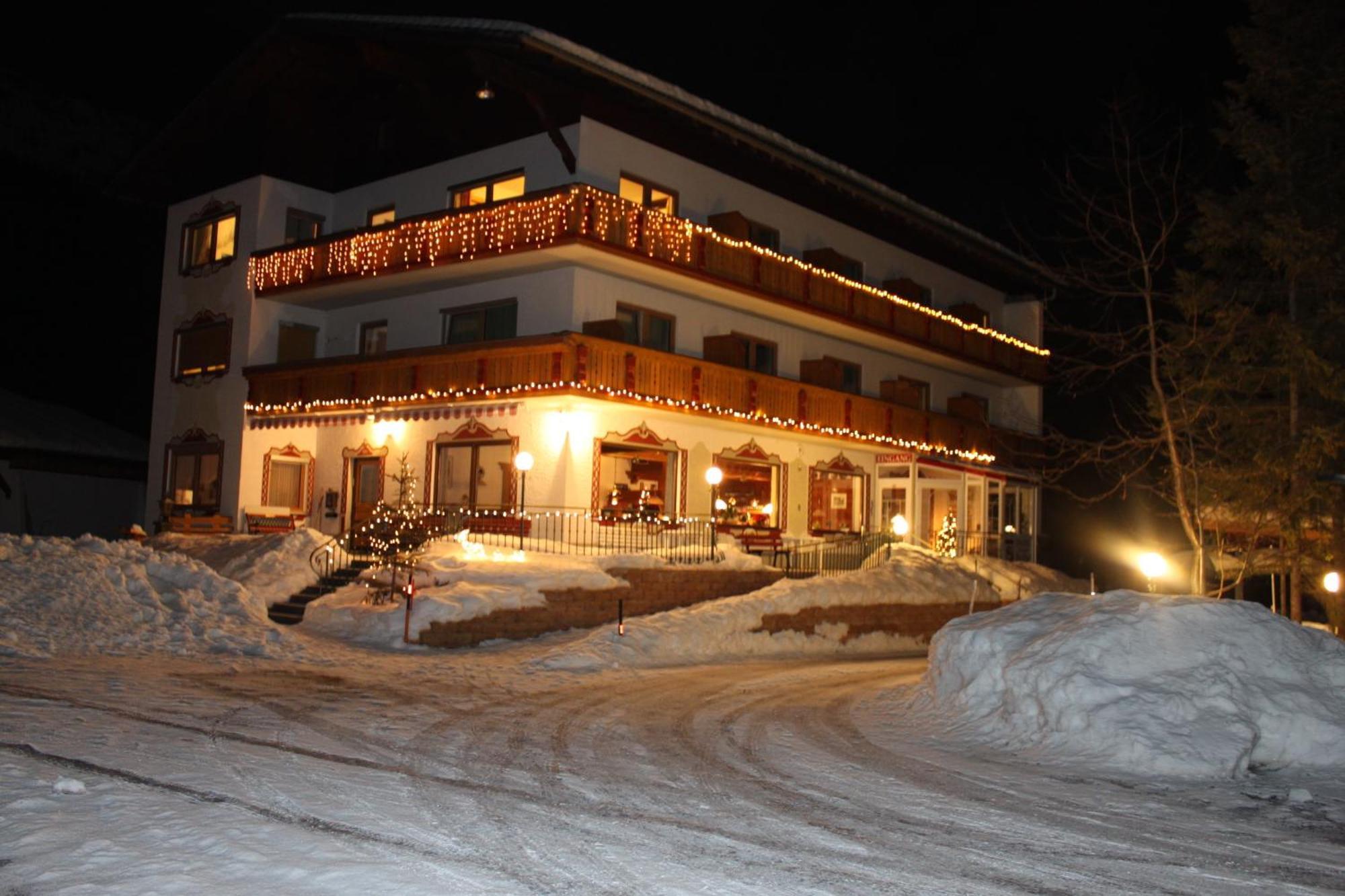Hotel Garni Waldhof - Wohlfuehlen Am Lech Stanzach Exterior photo