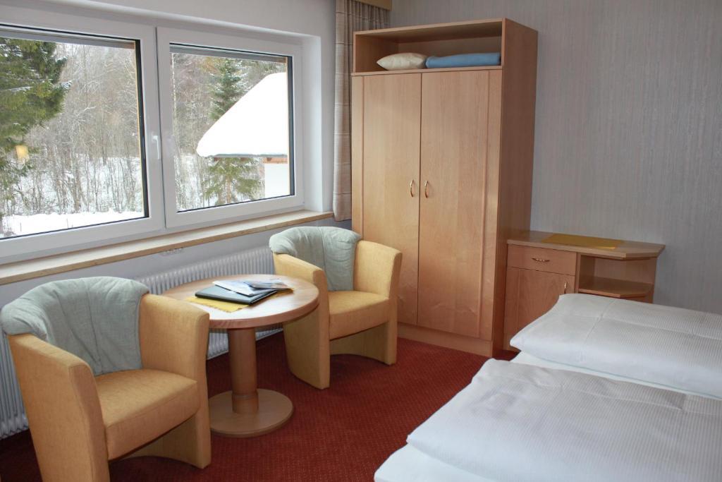 Hotel Garni Waldhof - Wohlfuehlen Am Lech Stanzach Room photo